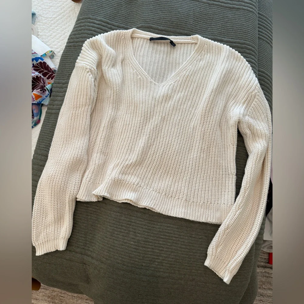 Jenni Kayne Cream V-Neck Sweater - Picture 1 of 5